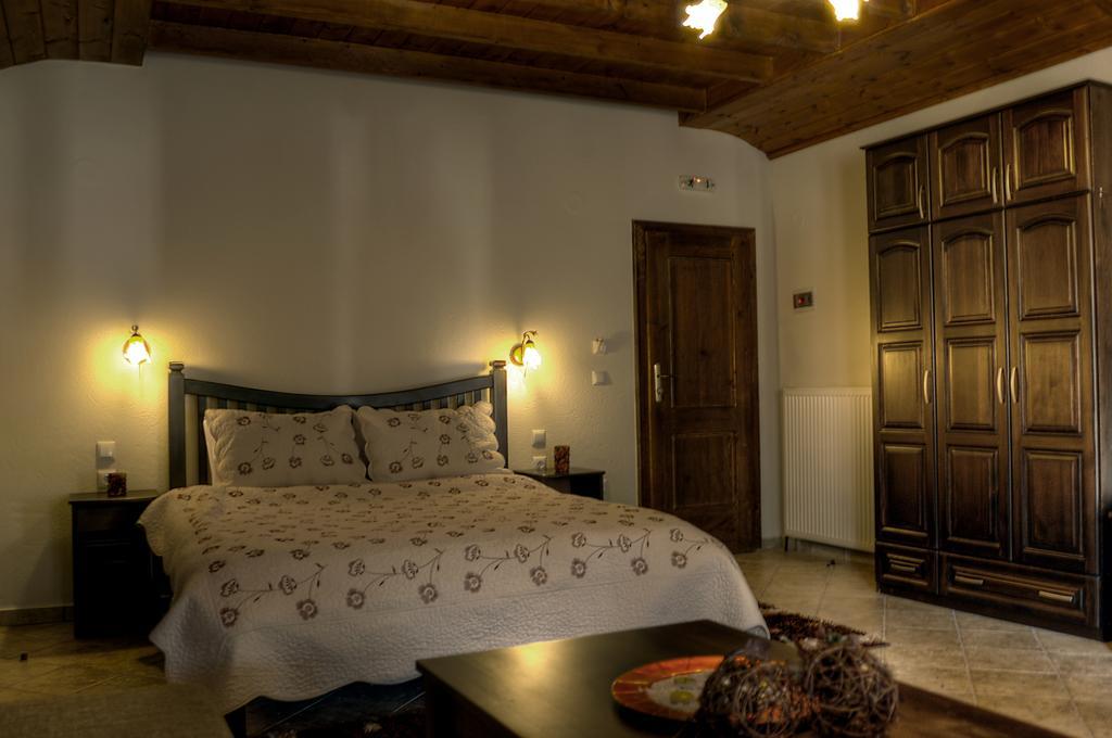 Toula Rooms Ángistron Quarto foto