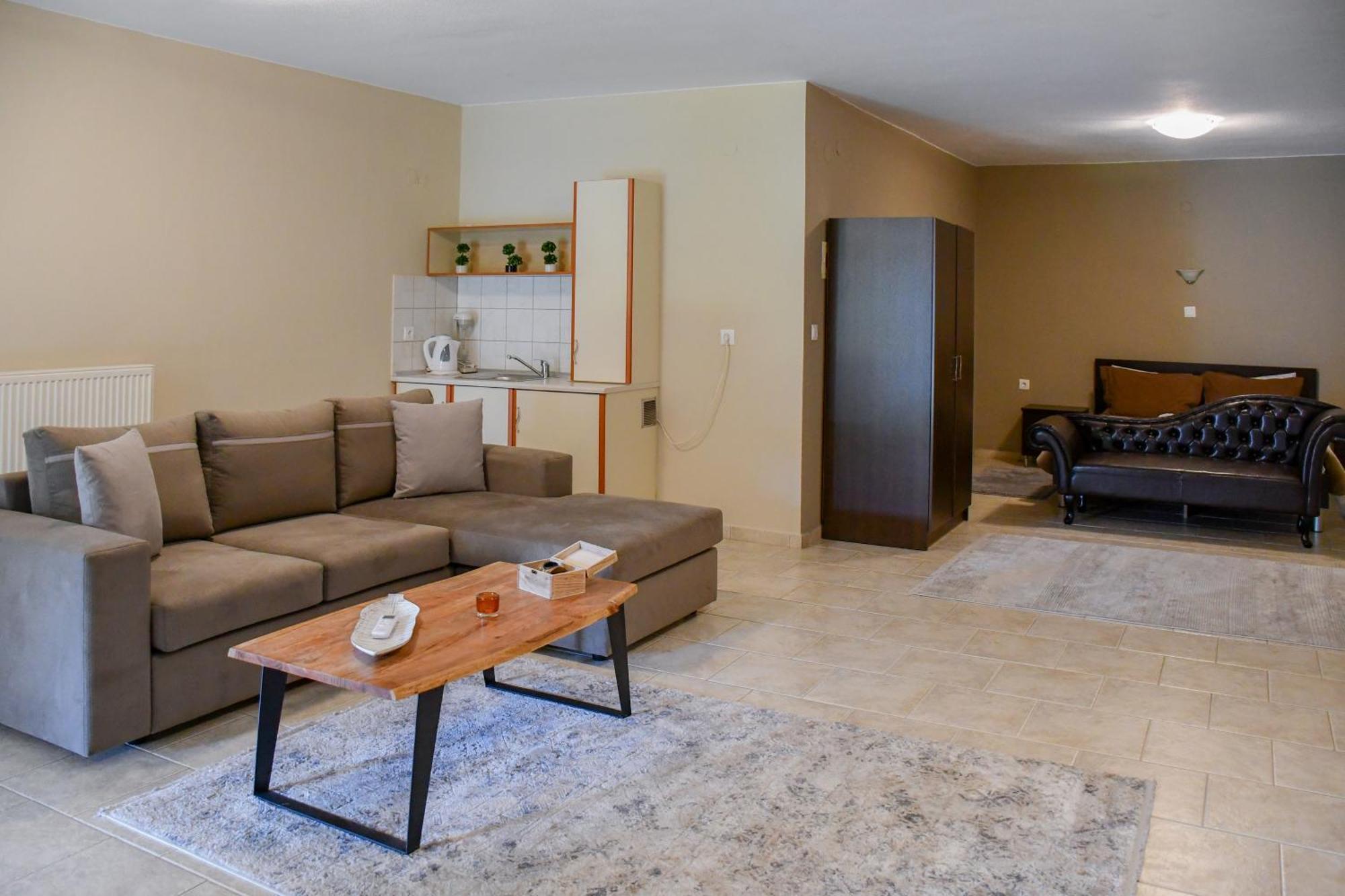 Toula Rooms Ángistron Exterior foto